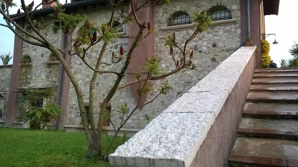Bed And Breakfast Posserle Padenghe sul Garda Bagian luar foto
