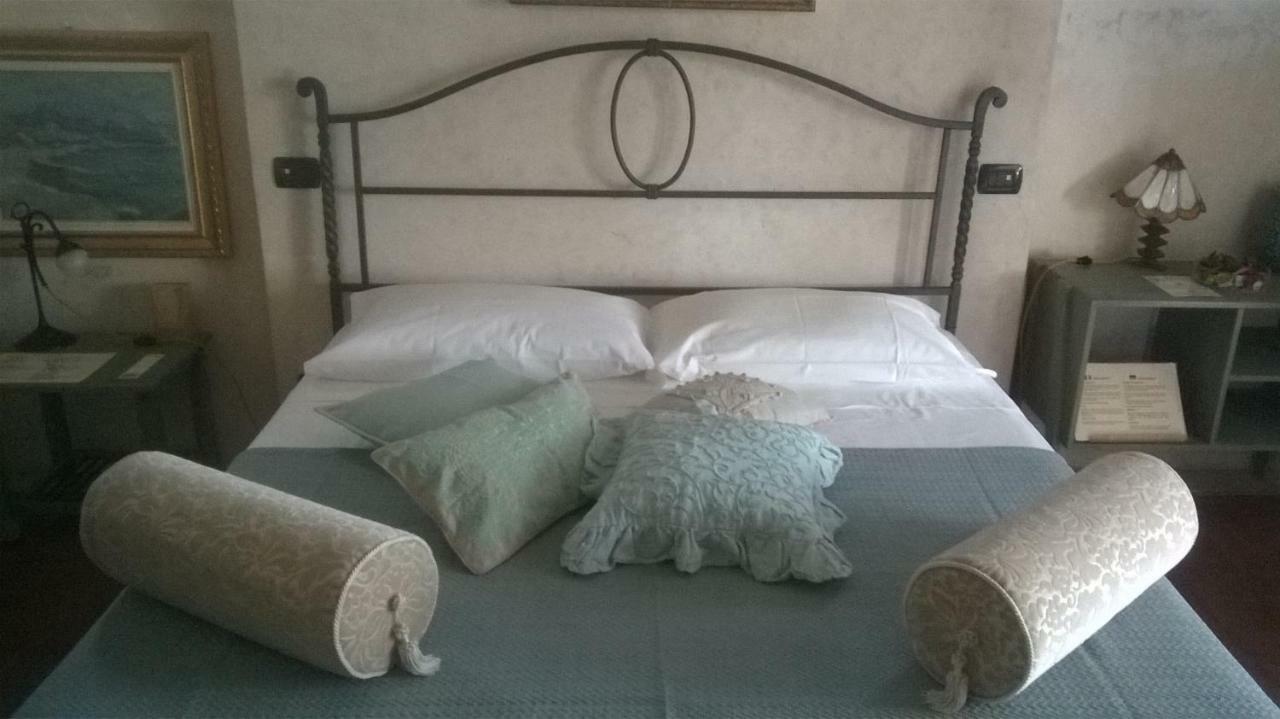 Bed And Breakfast Posserle Padenghe sul Garda Bagian luar foto